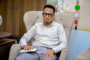 Somaliland Information Minister Chairs Weekly Ministry Directors Meeting, Reviews Israel Visit Media Strategy and Independence Day Preparations. 10 Dawan media group Chairman Khadar Gureyte